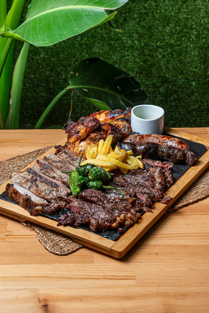 Parrillada al carbón en Canaima Fusion en Villaverde en Madrid